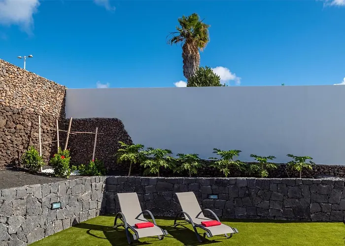 Villa Rossa - Villas Now - LH215 By Villas Now Ltd Playa Blanca 