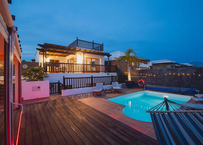 Villa Cavendish With Sea Views And Heatable Pool Close To Flamingo Beach Playa Blanca 